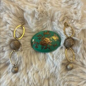 Vintage floral brooch and earring bundle